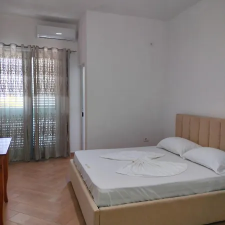 Reardi Hotel Bisht Kamez