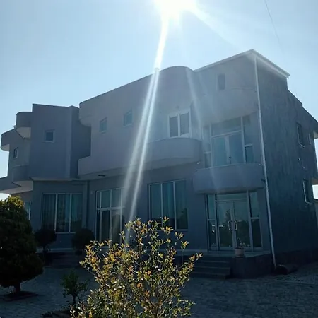 Reardi Hotel Bisht Kamez